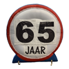 Opblaasbaar verkeersbord 65 jaar