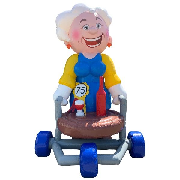 Feestpop vrouw rollator 4 meter 75 jaar