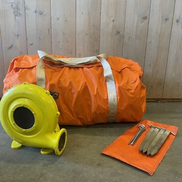 Feestpop bankzitter vrouw 40 jaar 2,5 meter