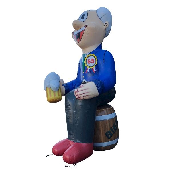 Feestpop man op vat bier 65 jaar 4 meter