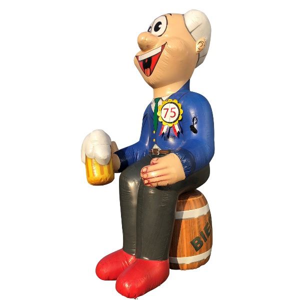 Feestpop man op vat bier 75 jaar 4 meter